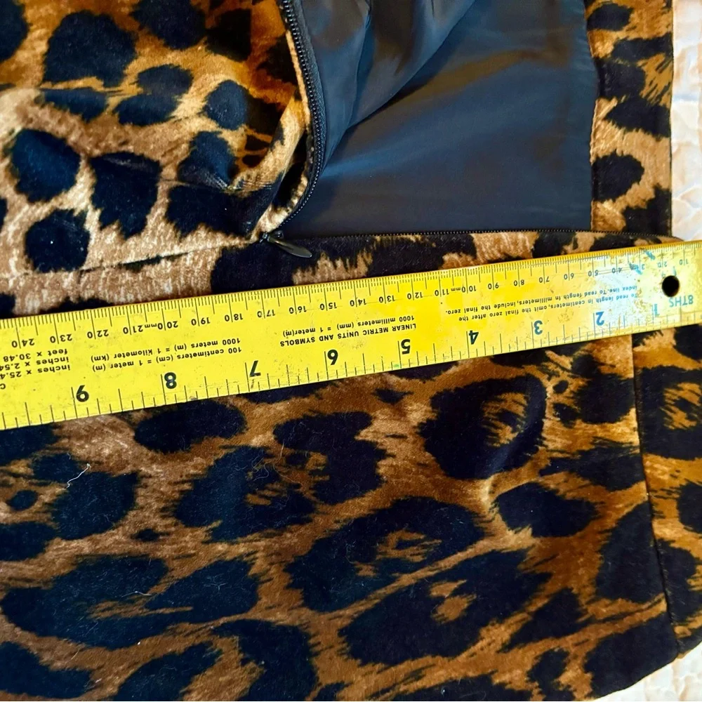Leopard Skirt for petite ladies - Picture 2 of 16